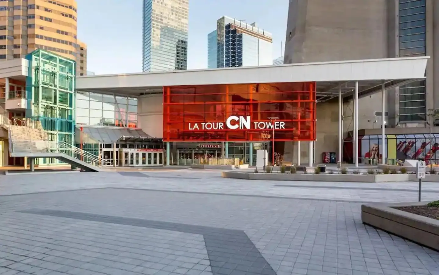 3 Bedroom Beside Cn Tower With Parking Downtown Toronto Canada