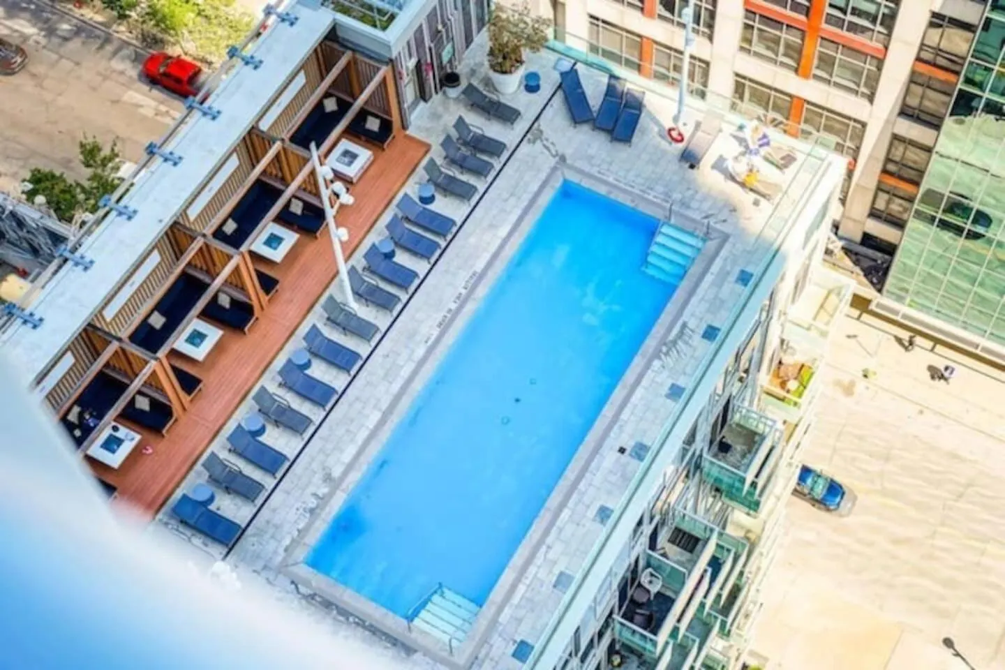 3 Bedroom Beside Cn Tower With Parking Downtown Toronto 0*,